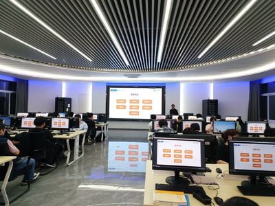 新華三杯再啟新程，信息工程學院舉行第十四屆全國大學生數字技術大賽宣講會